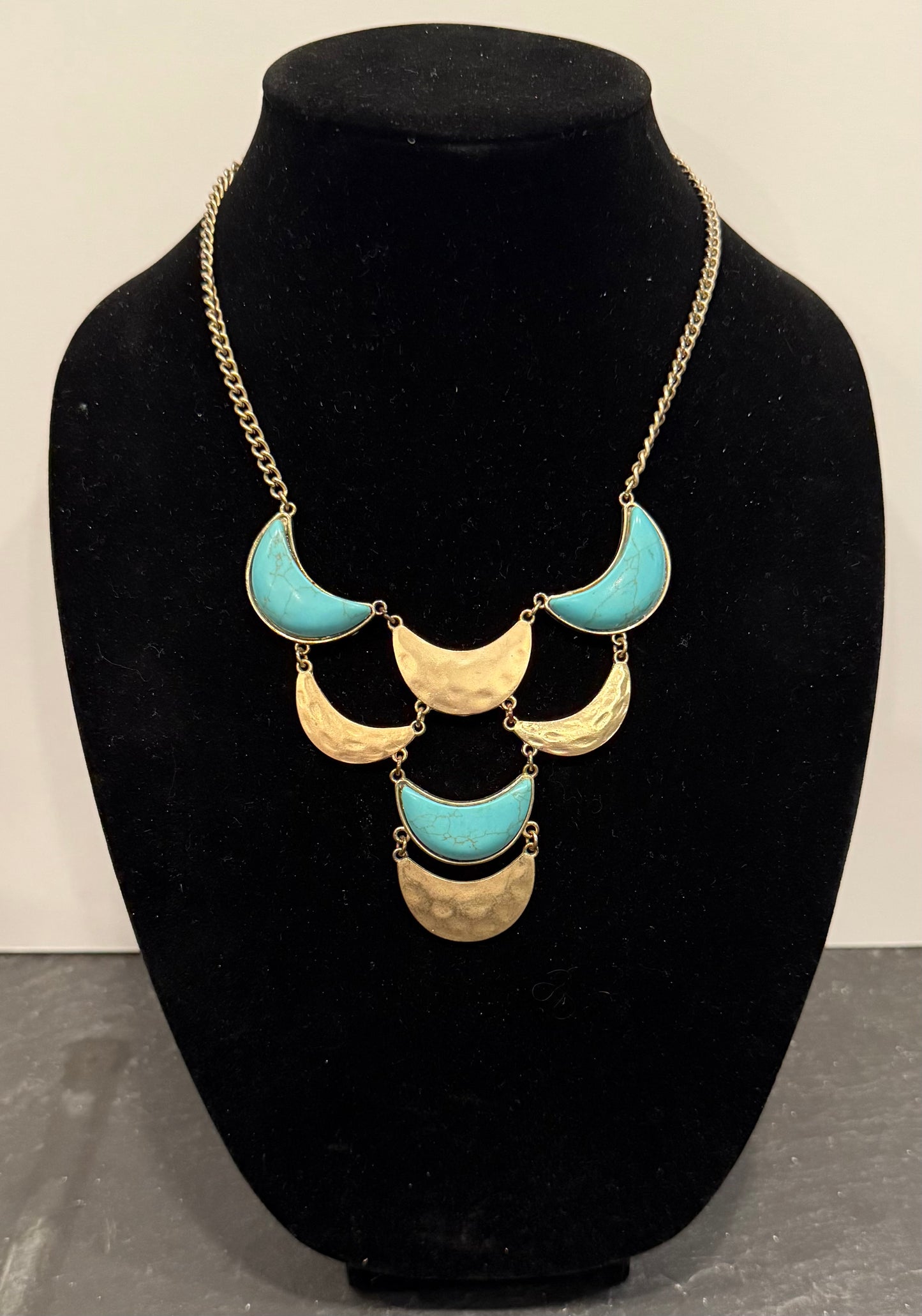 Vintage- Hammered Gold & Turquoise Necklace