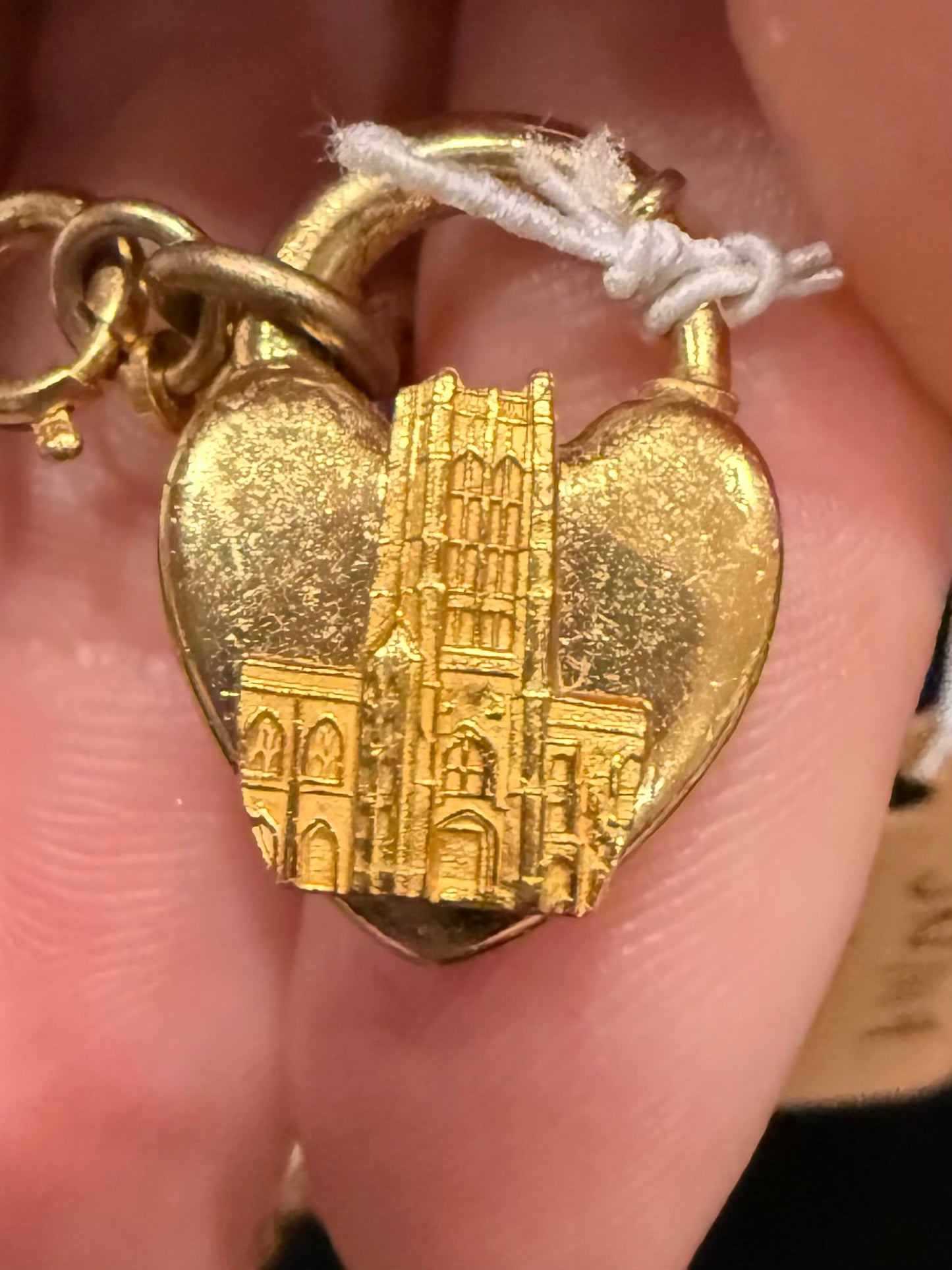 Vintage-Scroll Bracelet w/Lock & Key 6.25"