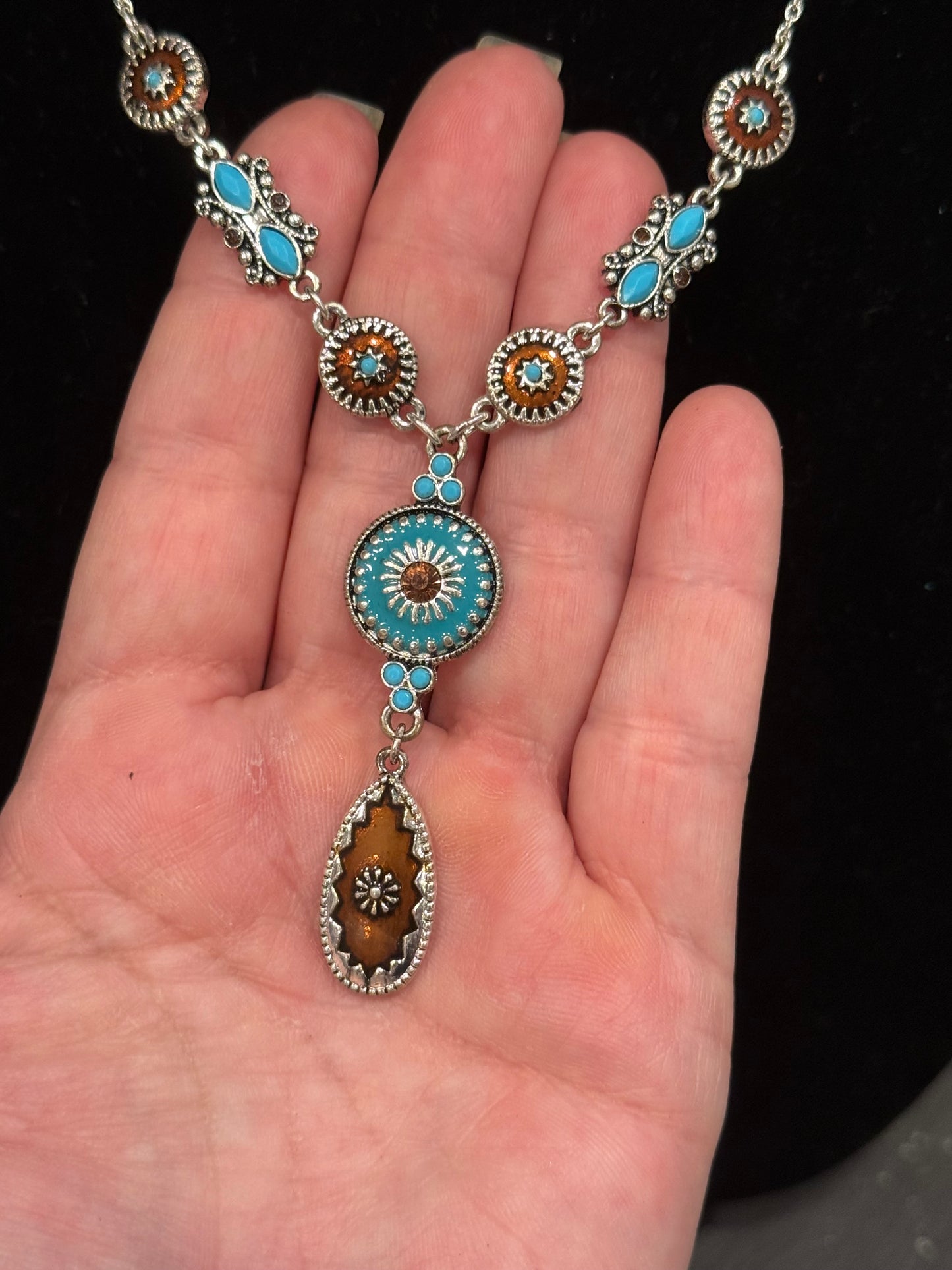 Western Style Petite Necklace