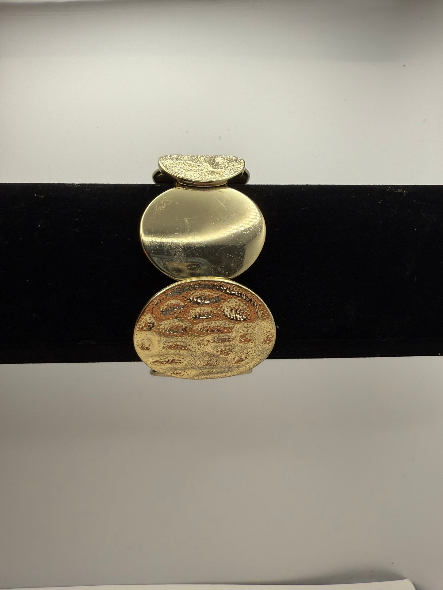 Vintage Gilded Disc Statement Bracelet 6.5-7.5"