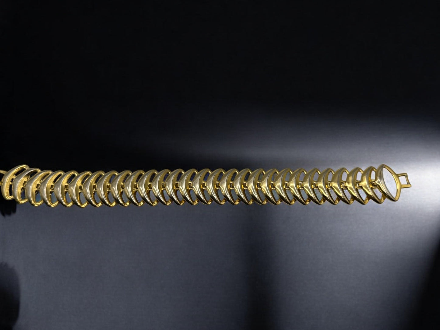 Vintage Gilded Link Statement fold over clasp Bracelet 7.25"