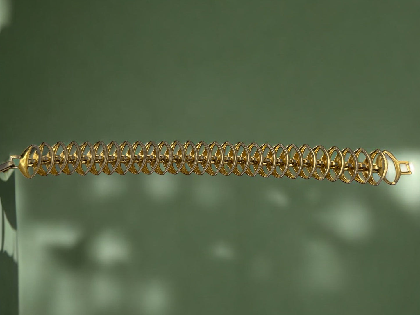 Vintage Gilded Link Statement fold over clasp Bracelet 7.25"