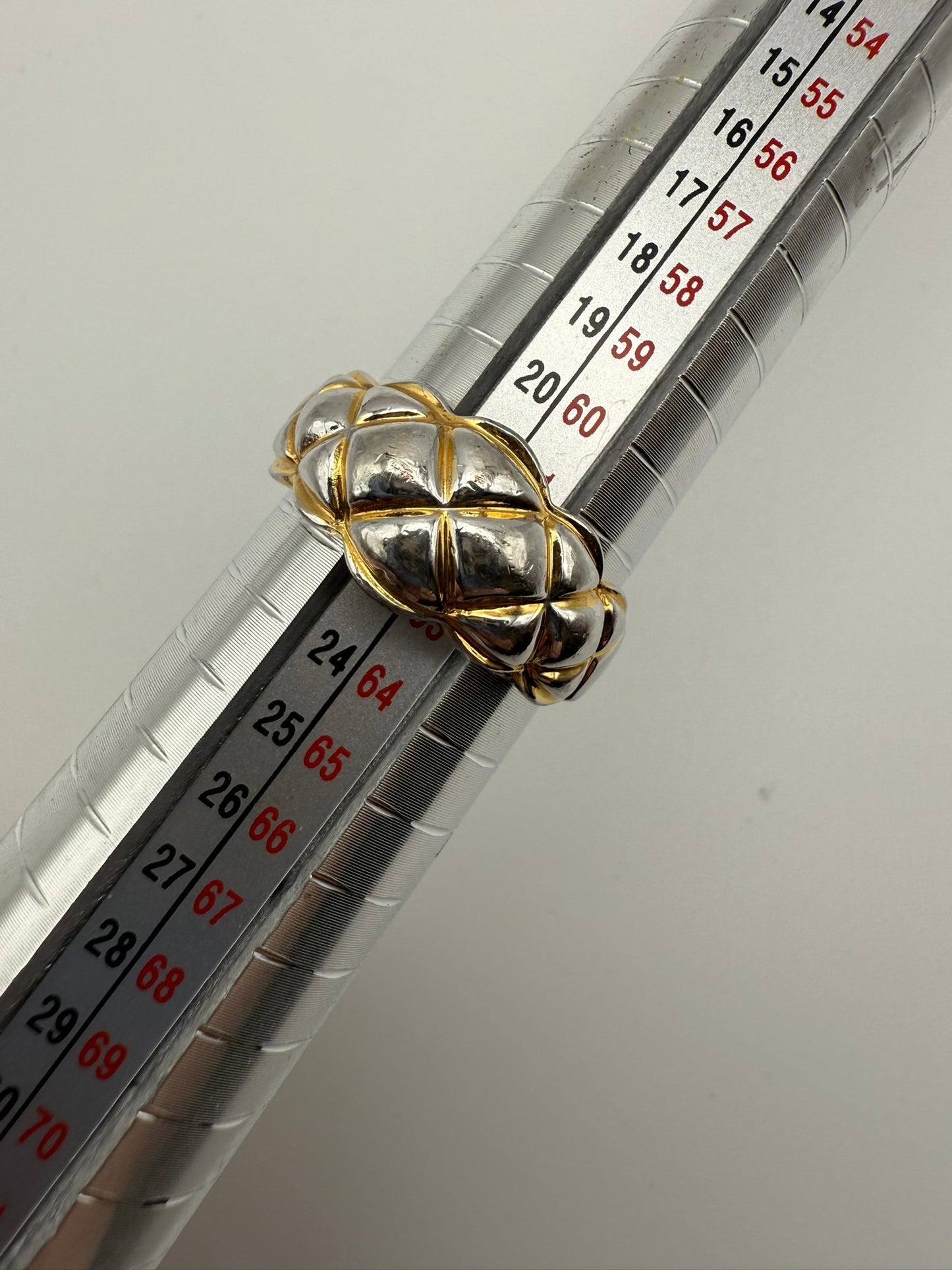 Vintage Two-Tone Quilted Band Ring 10