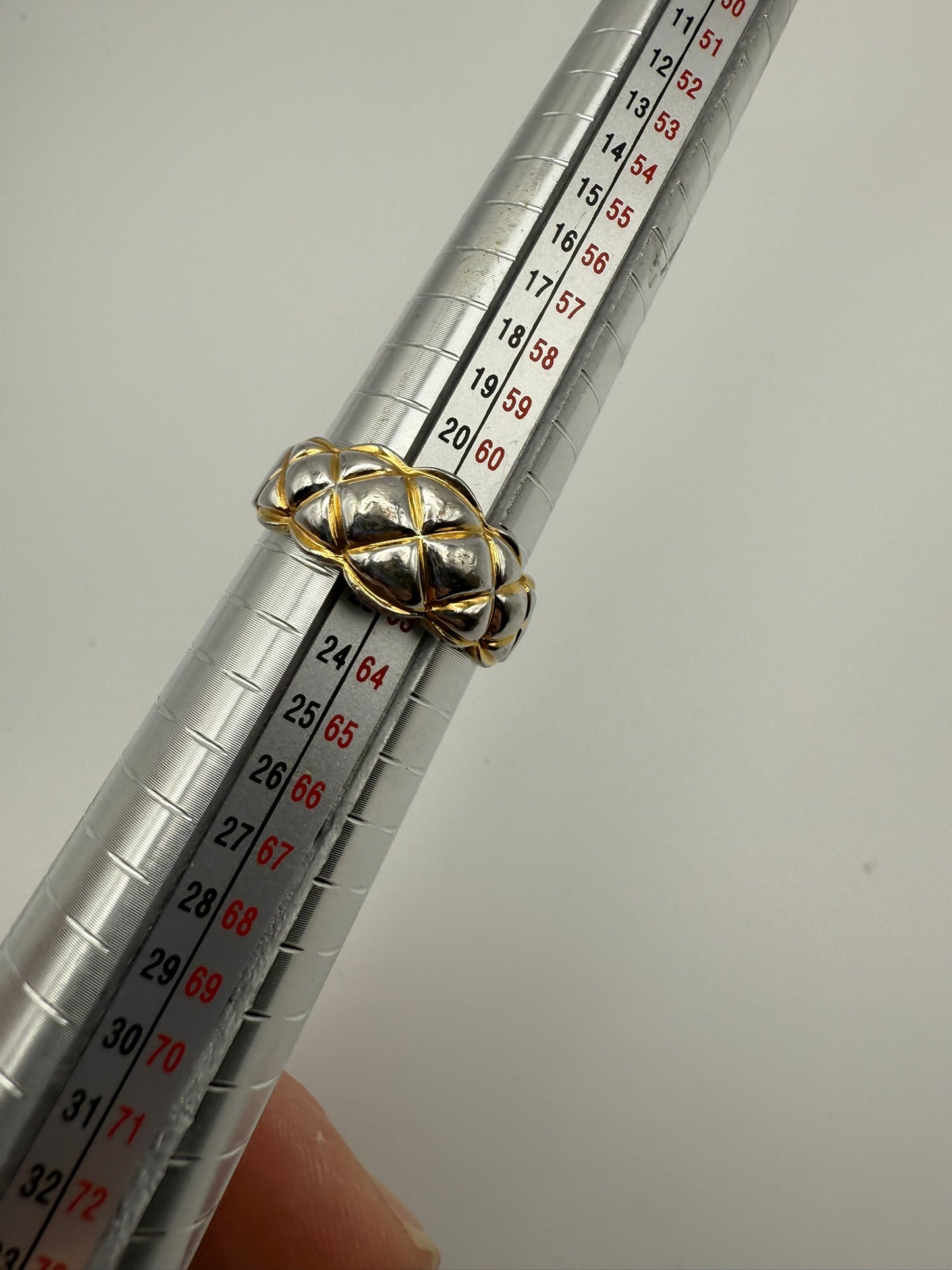 Vintage Two-Tone Quilted Band Ring 10