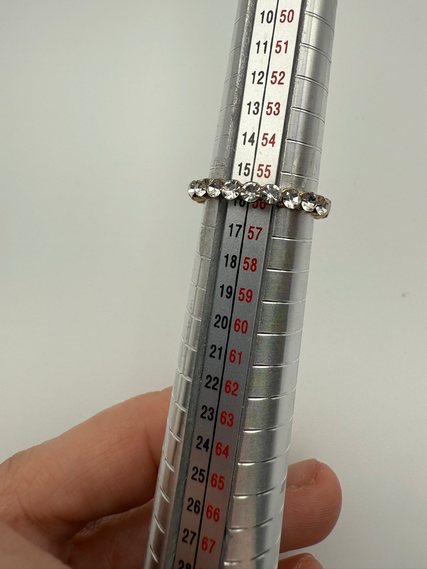 Vintage Classic Crystal Band Ring 7.5