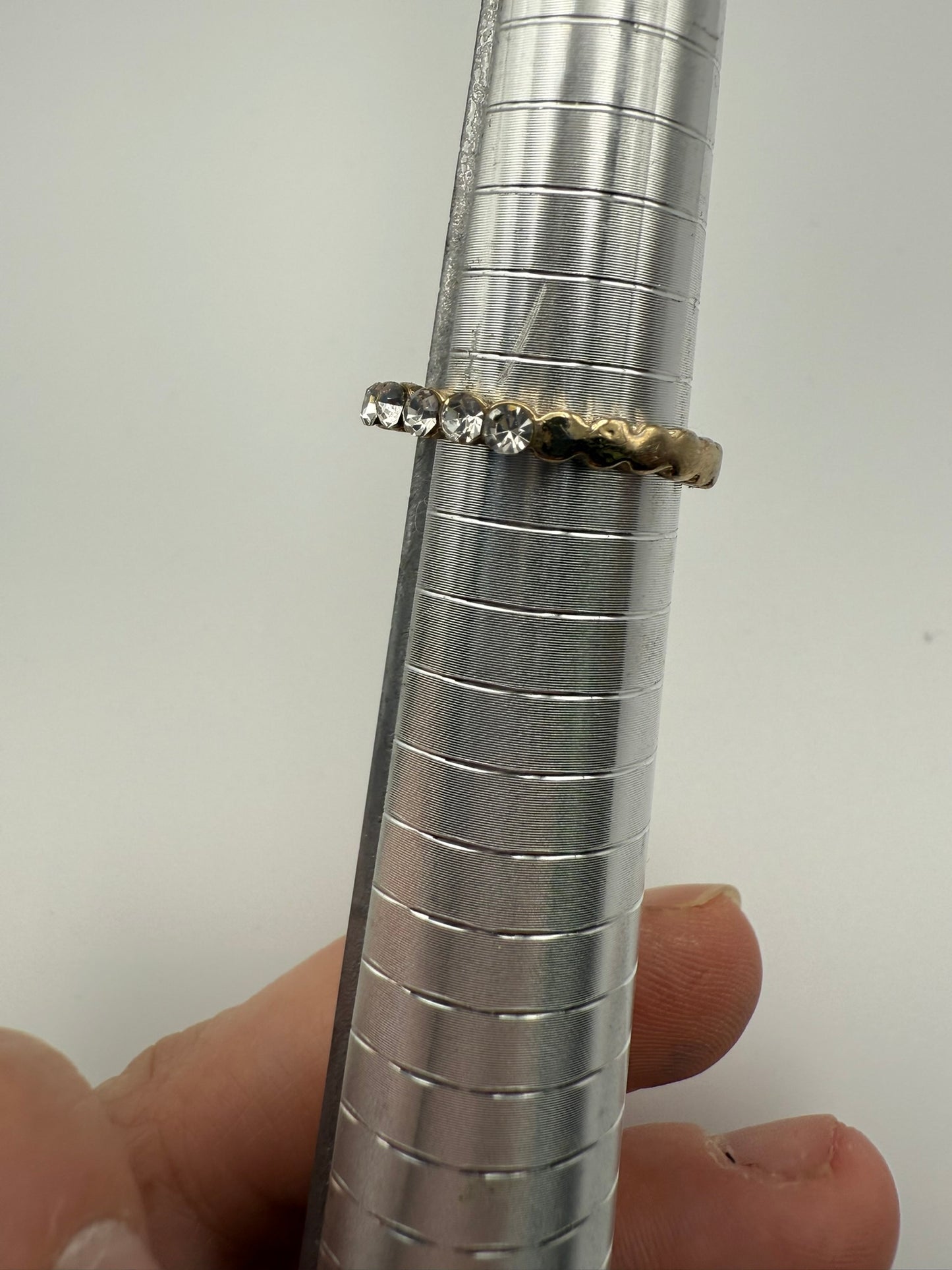 Vintage Classic Crystal Band Ring 7.5