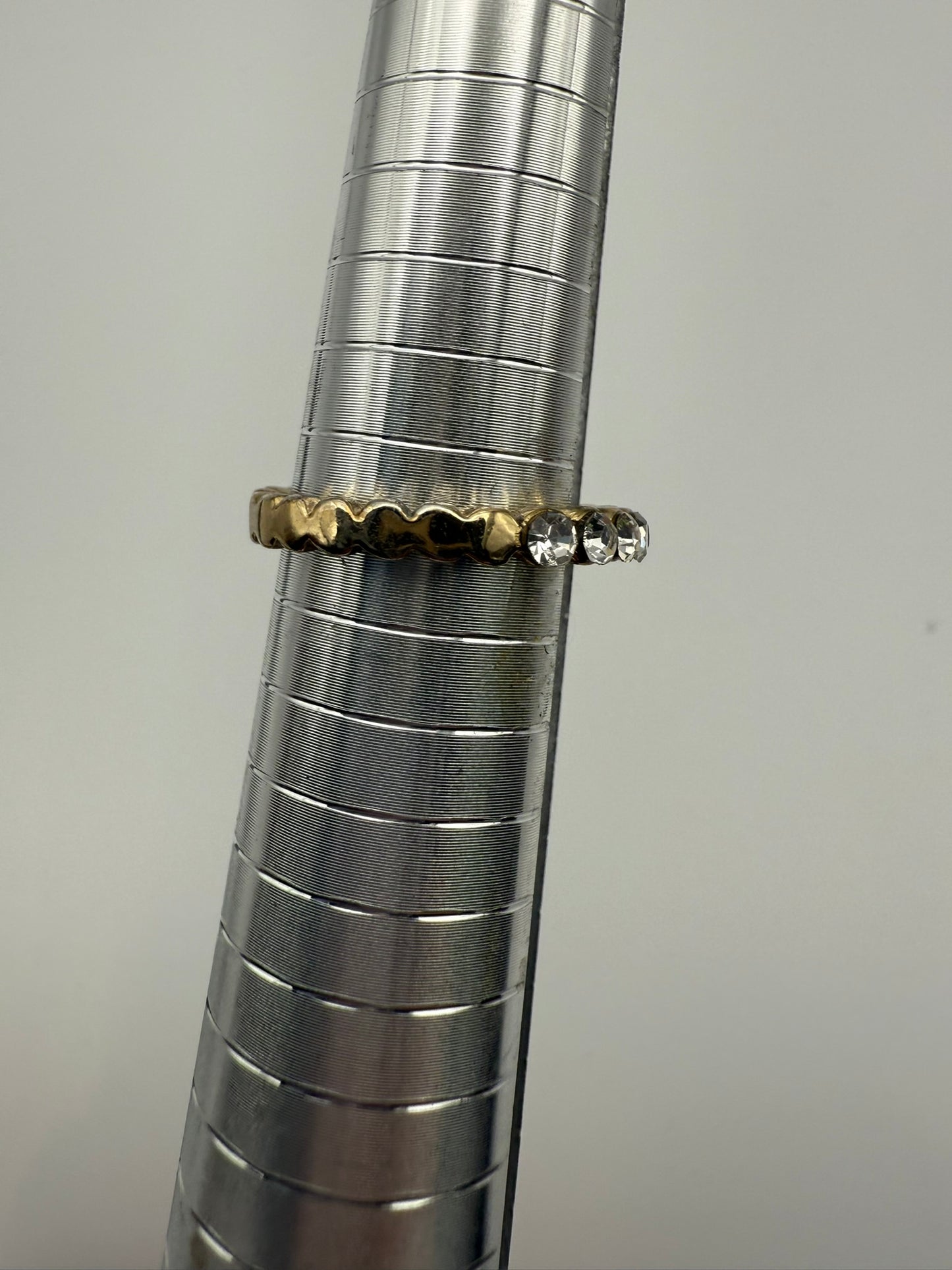 Vintage Classic Crystal Band Ring 7.5