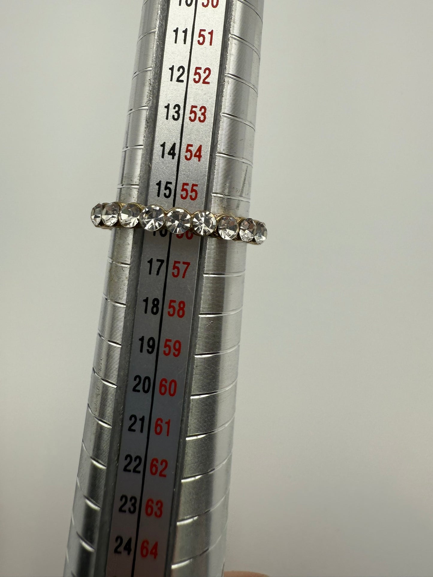 Vintage Classic Crystal Band Ring 7.5