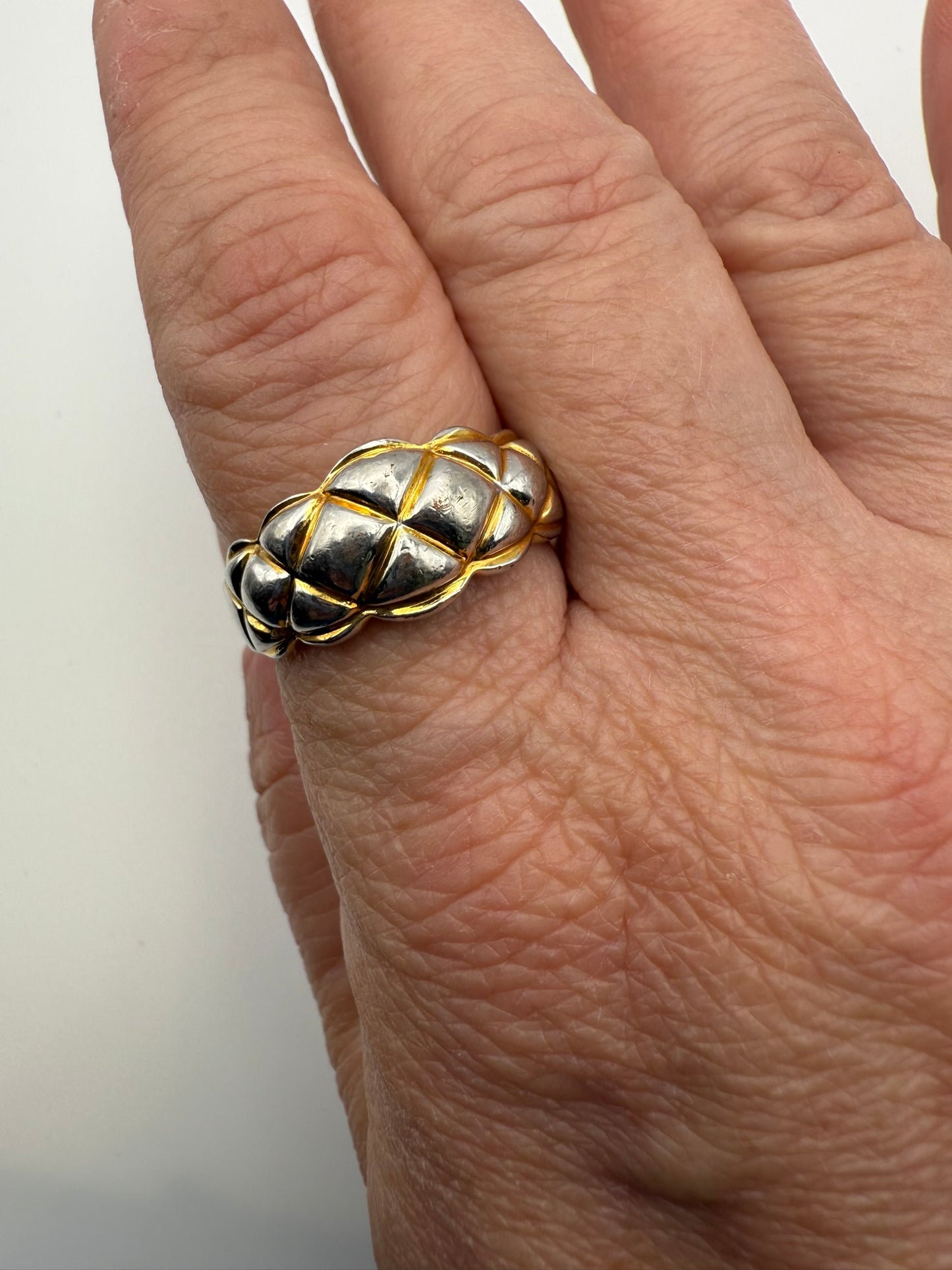 Vintage Two-Tone Quilted Band Ring 10
