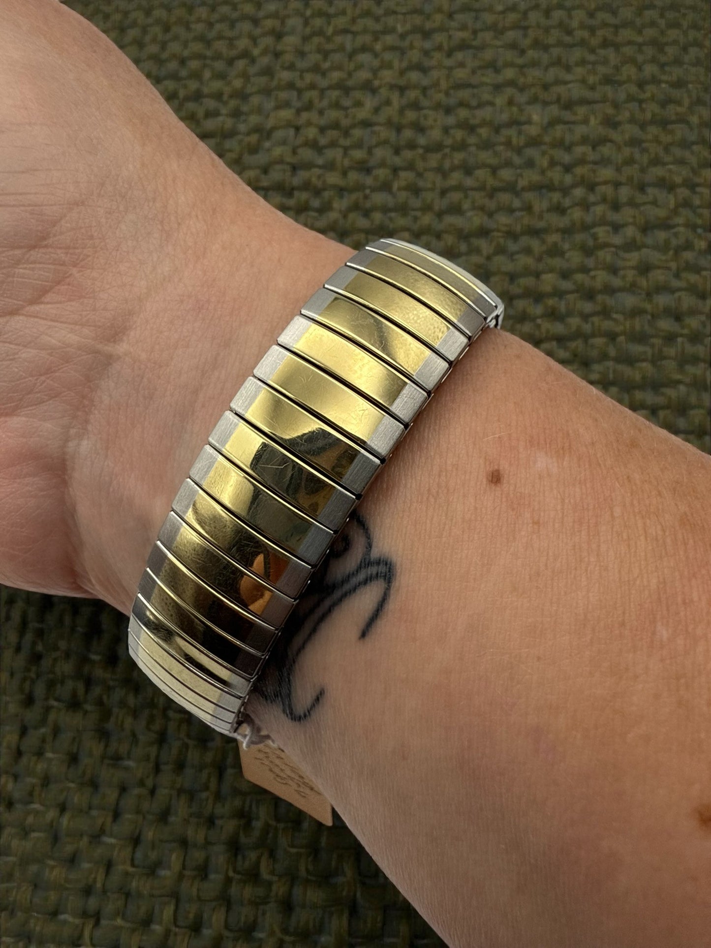 Vintage Timex Indiglo Mixed Metal Stretch Watch 6.5-7.5