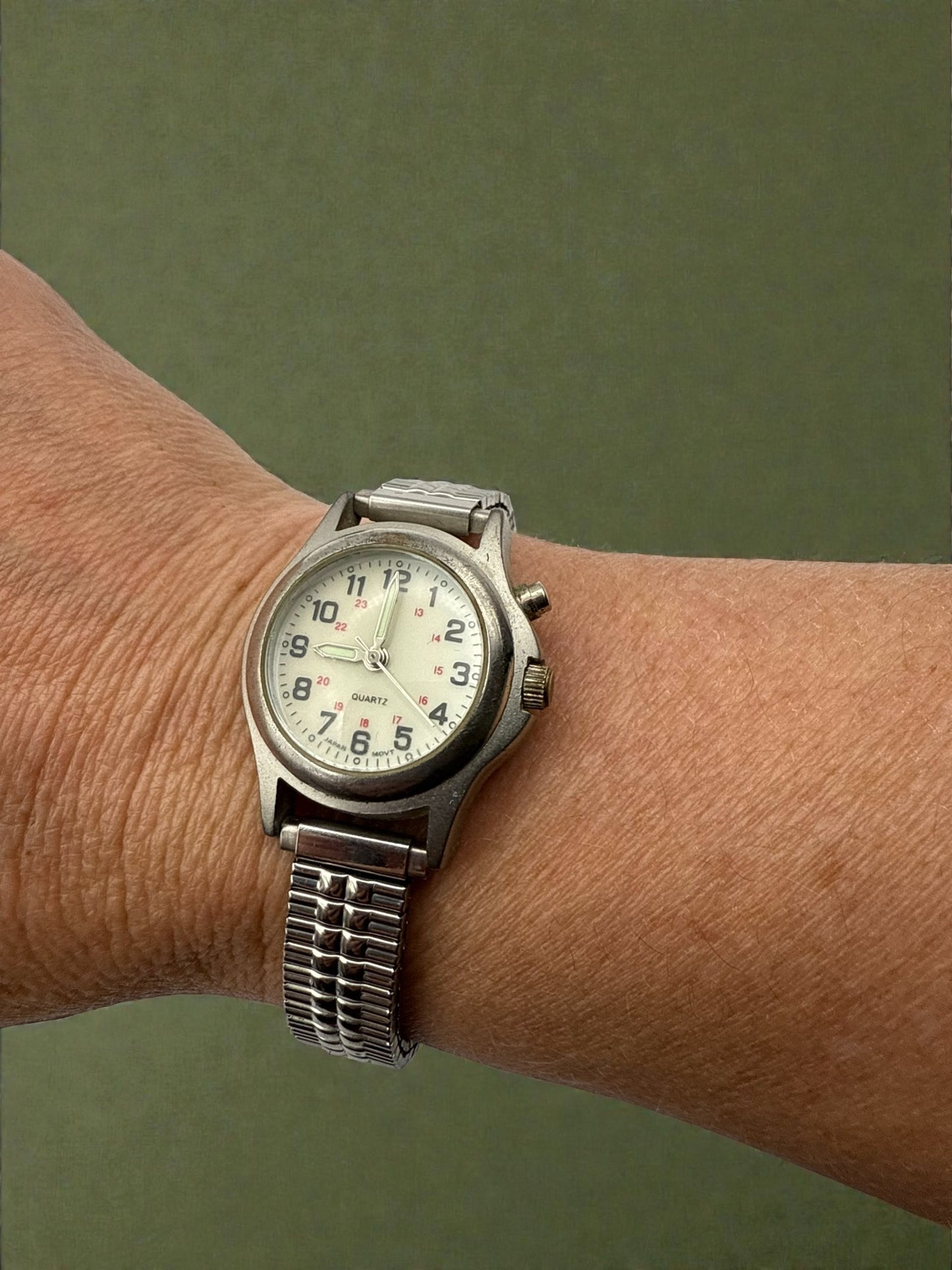 Vintage Field Classic Stretch Quartz Watch 7"