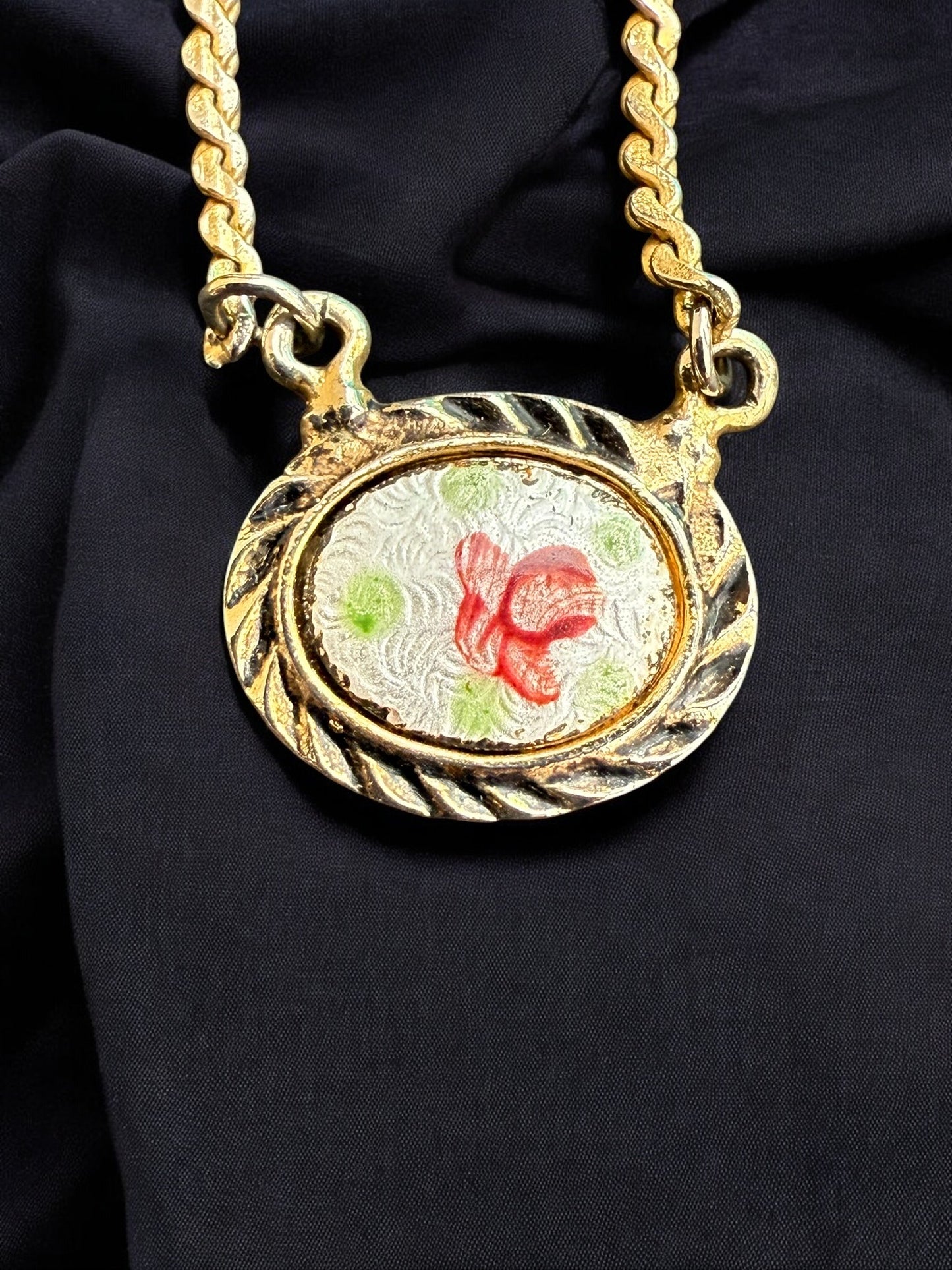 Vintage Rose Whisper Necklace 14"